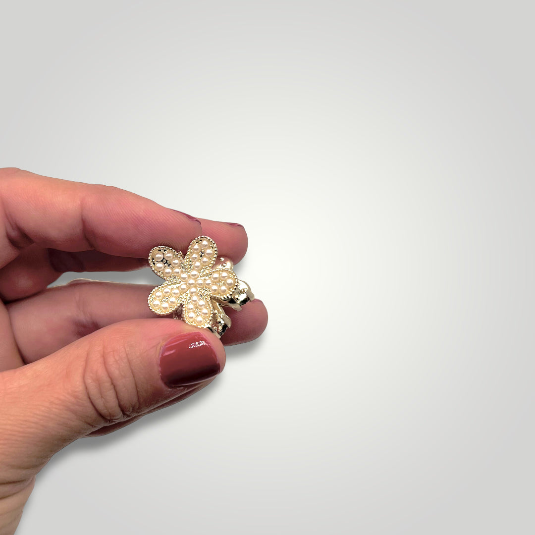 Mini flowers, golden-metallic, claw clip with little pearl beads.