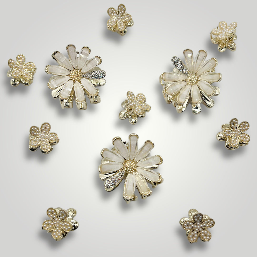 Mini flowers, golden-metallic, claw clip with little pearl beads.