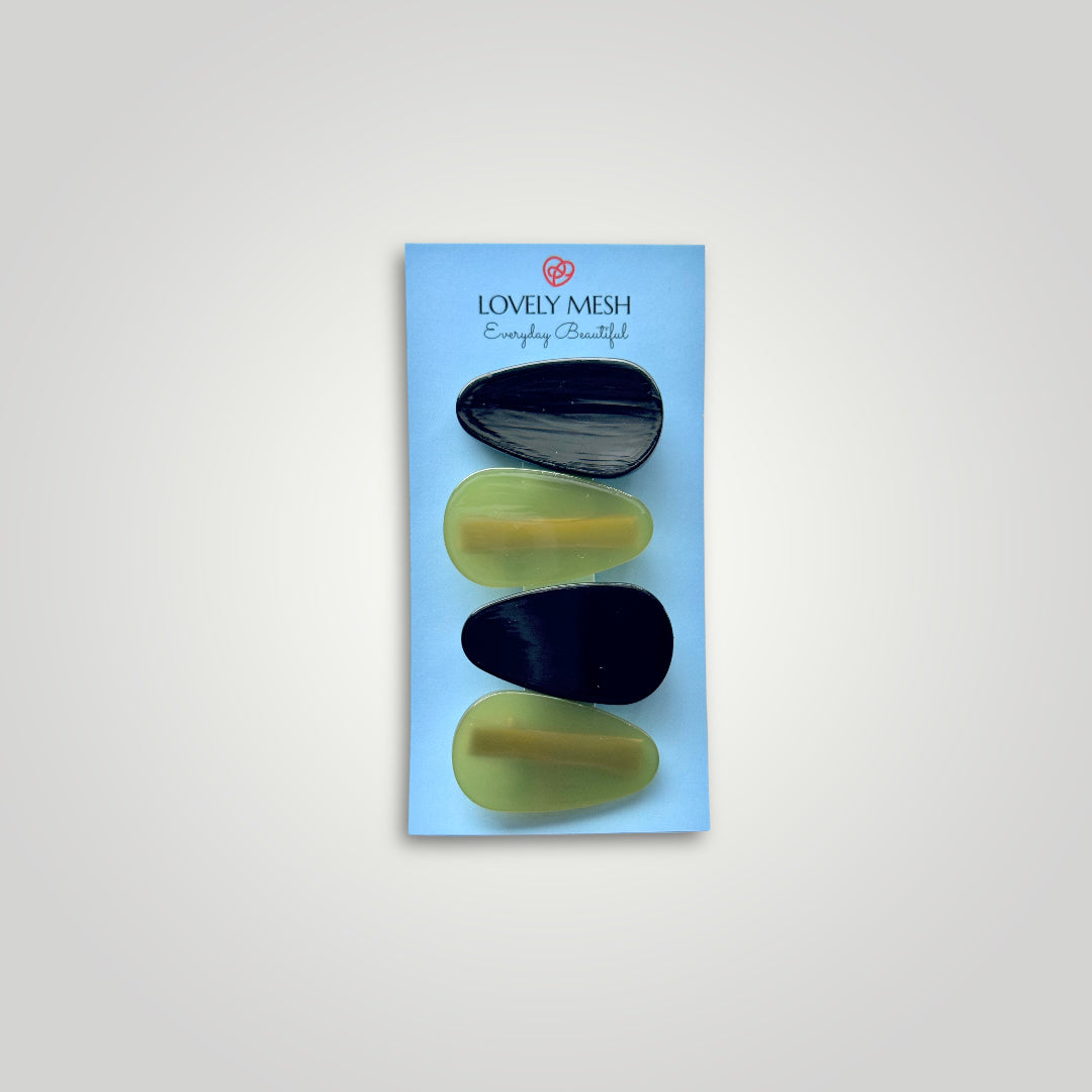 4 drop-shaped small clips, colors: Olive Green and Black.