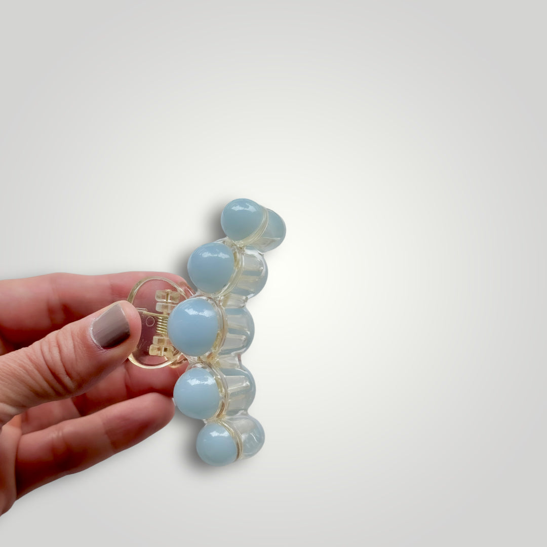 Cute small claw clip. Color: Baby Blue.